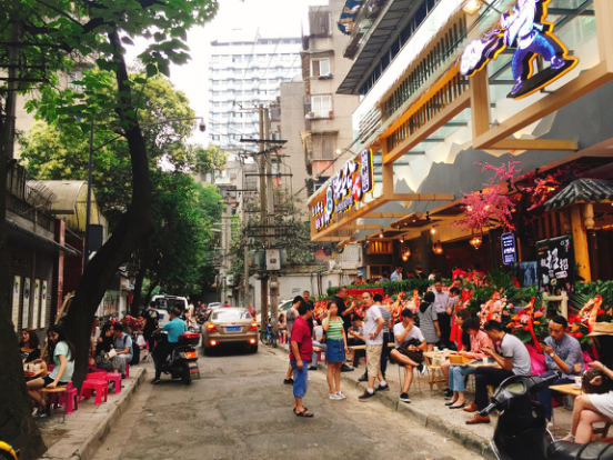 成都串串香加盟火爆,洪七公吃串串国庆成新景点