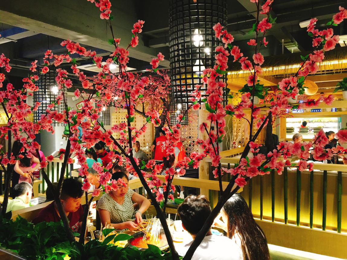 洪七公吃串串为您打造私人订制版砂锅串串香加盟店