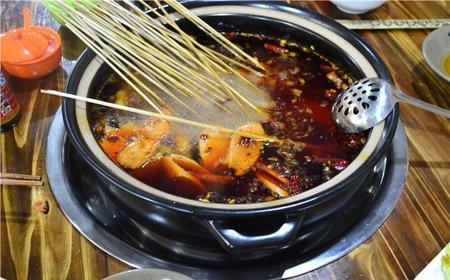 2017火爆小吃加盟店之串串香加盟