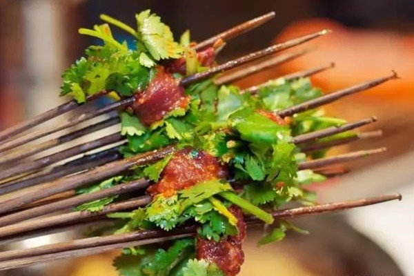 芹菜牛肉串串香