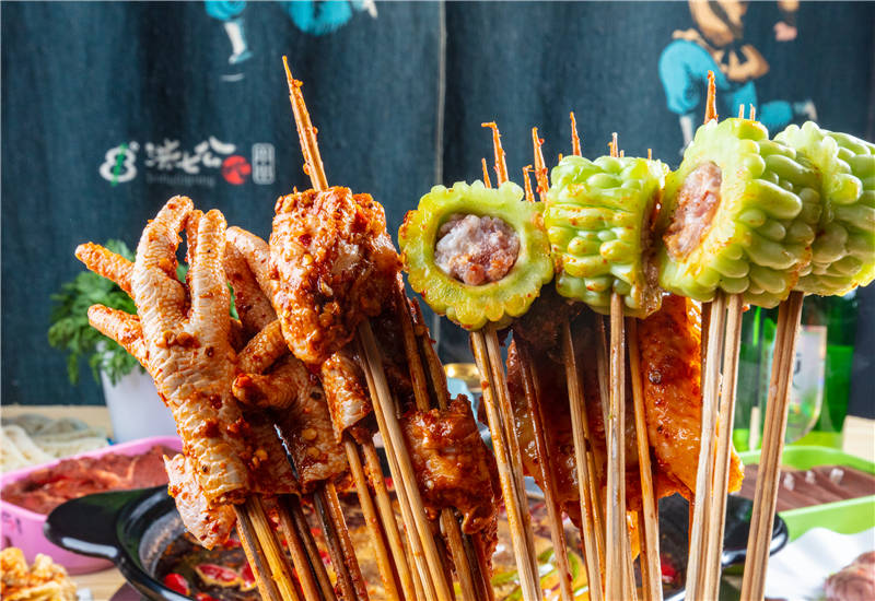 ​想要开串串香门店有哪些费用需要考虑呢？